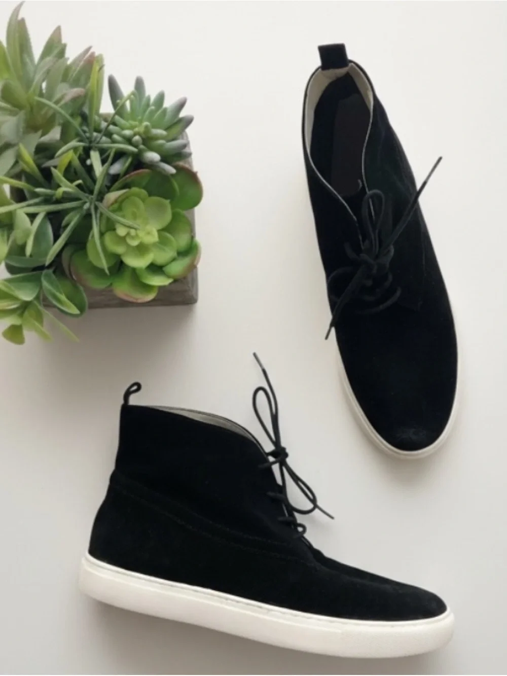 Kenneth Cole Black Suede Leather Ankle Booties size 8